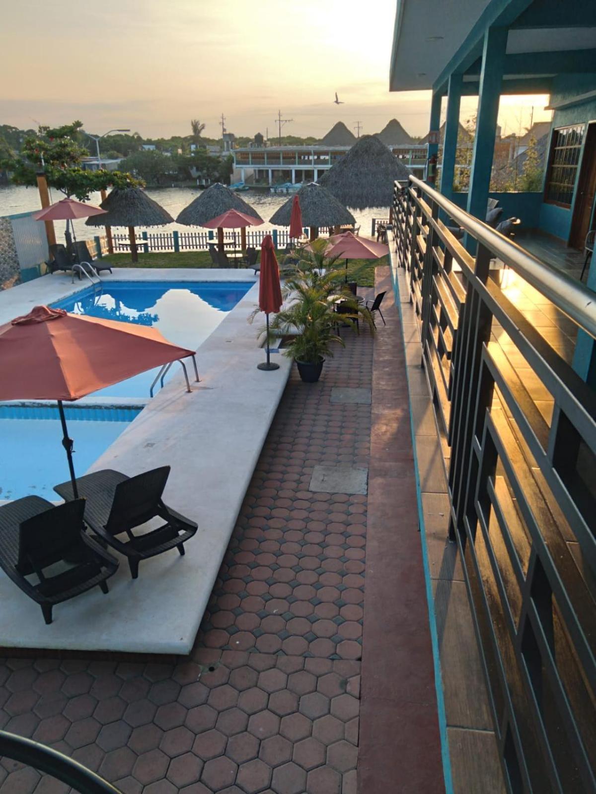 Hotel La Cueva Del Pirata Casitas Exterior photo