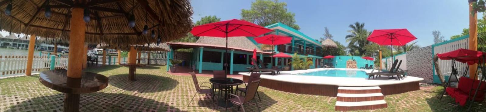 Hotel La Cueva Del Pirata Casitas Exterior photo