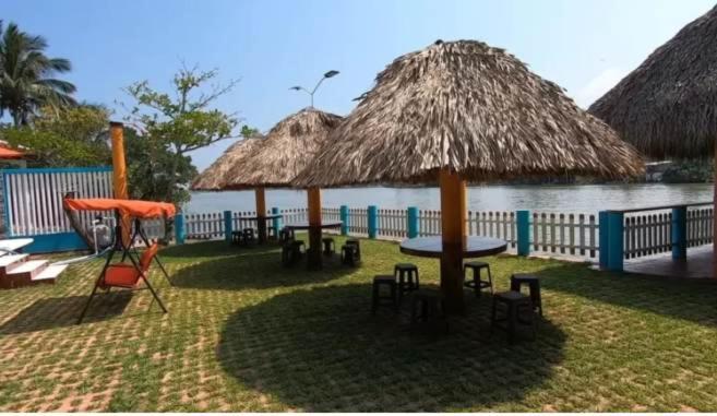 Hotel La Cueva Del Pirata Casitas Exterior photo